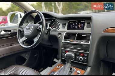 Позашляховик / Кросовер Audi Q7 2015 в 