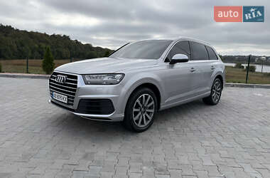 Позашляховик / Кросовер Audi Q7 2017 в 