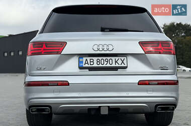 Позашляховик / Кросовер Audi Q7 2017 в 
