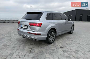 Позашляховик / Кросовер Audi Q7 2017 в 