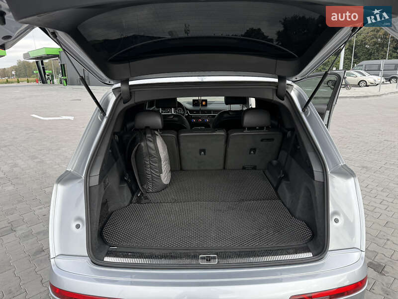 Внедорожник / Кроссовер Audi Q7 2017 в Виннице