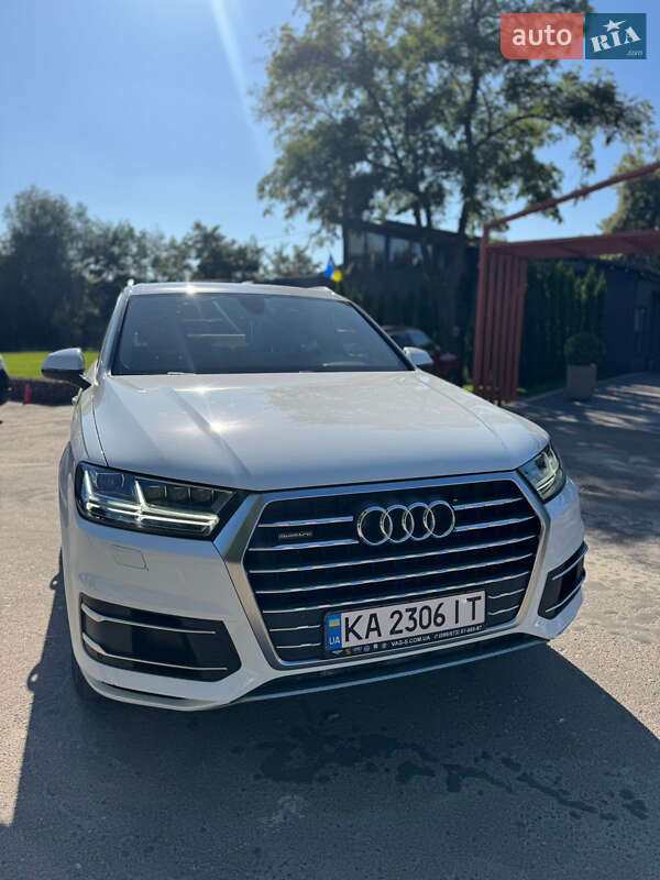 Позашляховик / Кросовер Audi Q7 2018 в Києві
