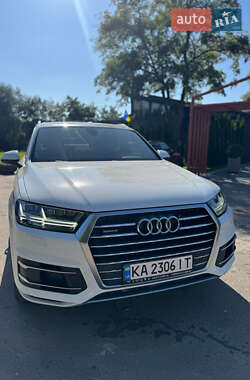 Внедорожник / Кроссовер Audi Q7 2018 в 