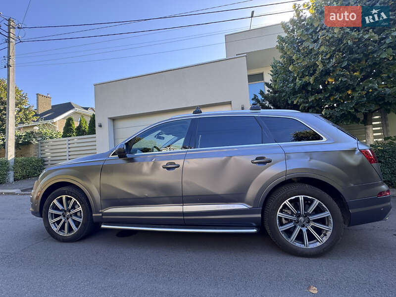 Внедорожник / Кроссовер Audi Q7 2019 в Киеве
