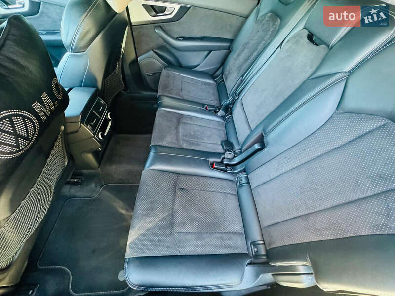 Позашляховик / Кросовер Audi Q7 2018 в Києві