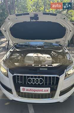 Внедорожник / Кроссовер Audi Q7 2013 в 