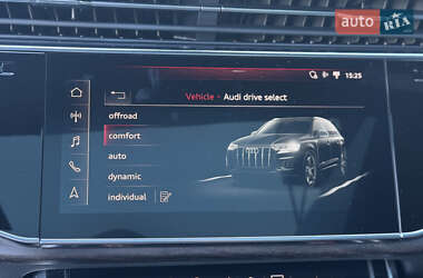 Позашляховик / Кросовер Audi Q7 2019 в 