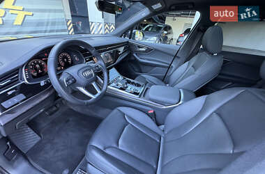 Позашляховик / Кросовер Audi Q7 2019 в 