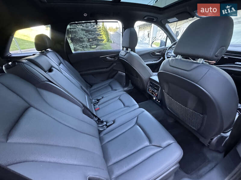 Позашляховик / Кросовер Audi Q7 2019 в Києві
