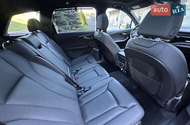 Позашляховик / Кросовер Audi Q7 2019 в 