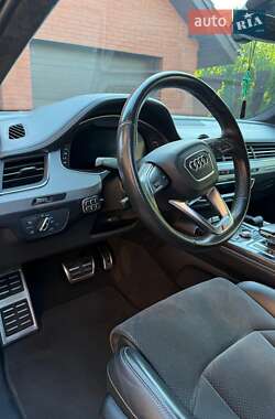 Позашляховик / Кросовер Audi Q7 2017 в 