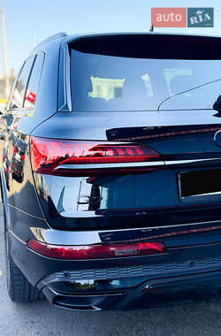 Позашляховик / Кросовер Audi Q7 2022 в  фото 6 Позашляховик / Кросовер Audi Q7 2022 в