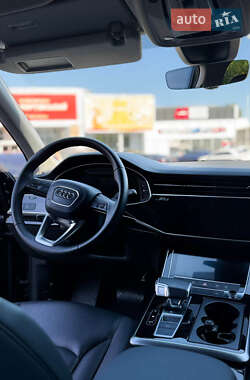 Позашляховик / Кросовер Audi Q7 2022 в  фото 15 Позашляховик / Кросовер Audi Q7 2022 в