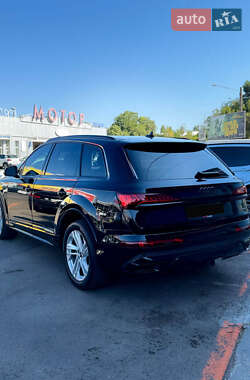 Позашляховик / Кросовер Audi Q7 2022 в  фото 8 Позашляховик / Кросовер Audi Q7 2022 в