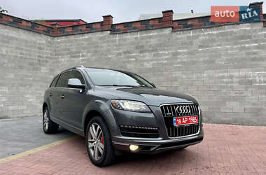 Позашляховик / Кросовер Audi Q7 2015 в 