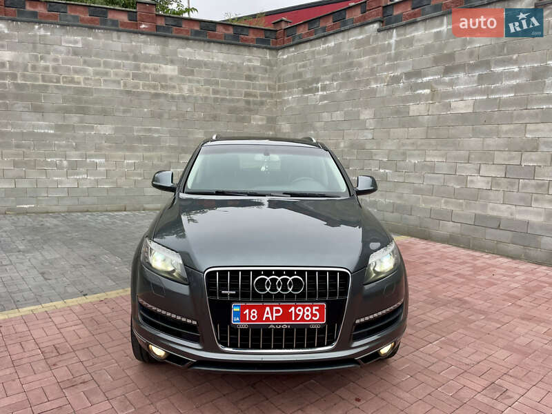 Внедорожник / Кроссовер Audi Q7 2015 в Ровно