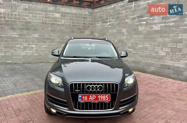 Позашляховик / Кросовер Audi Q7 2015 в 