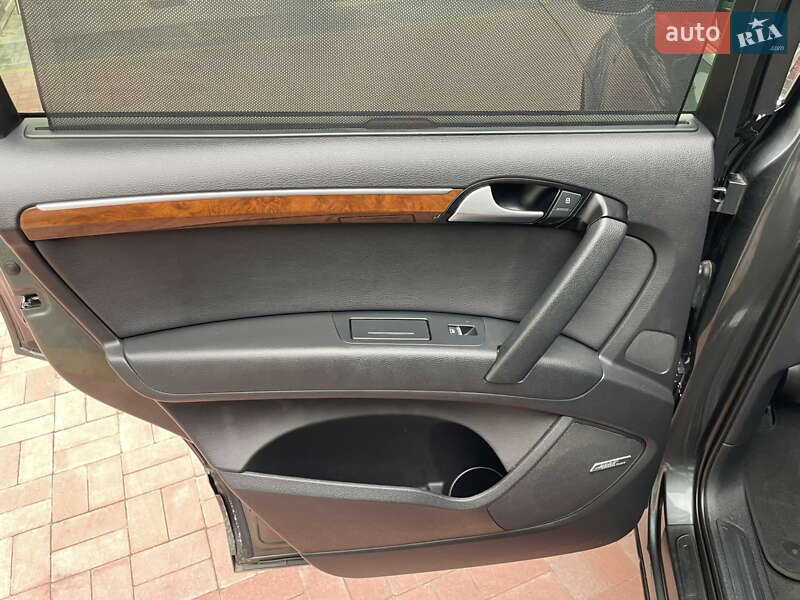 Внедорожник / Кроссовер Audi Q7 2015 в Ровно