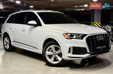 Позашляховик / Кросовер Audi Q7 2019 в 