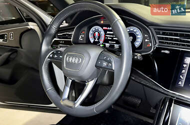 Позашляховик / Кросовер Audi Q7 2019 в 