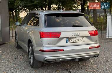 Позашляховик / Кросовер Audi Q7 2017 в 