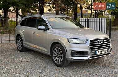 Позашляховик / Кросовер Audi Q7 2017 в 