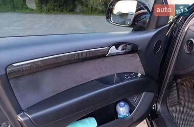 Позашляховик / Кросовер Audi Q7 2013 в 