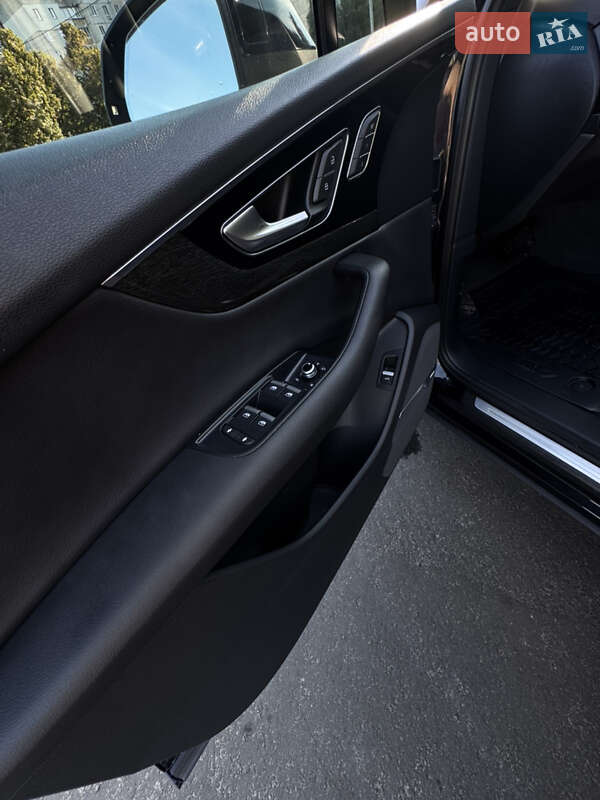 Внедорожник / Кроссовер Audi Q7 2017 в Чернигове