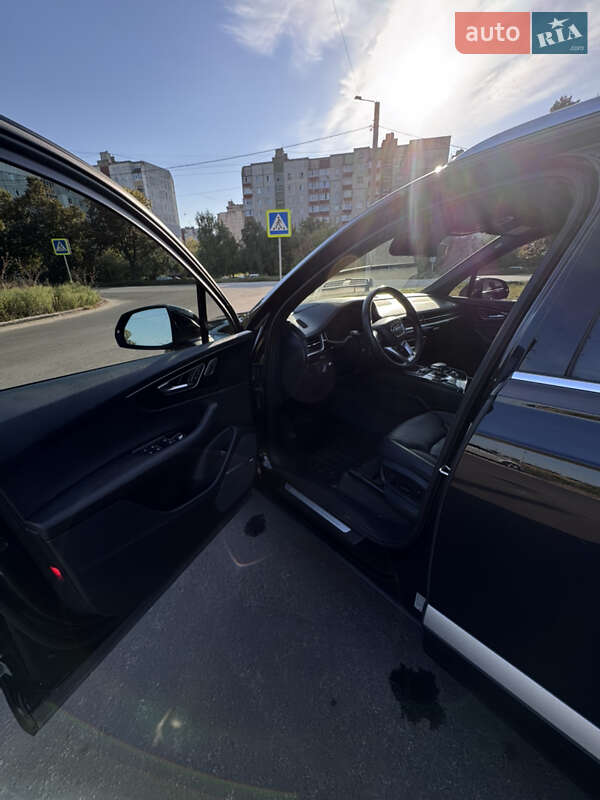 Внедорожник / Кроссовер Audi Q7 2017 в Чернигове