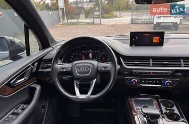 Позашляховик / Кросовер Audi Q7 2018 в 