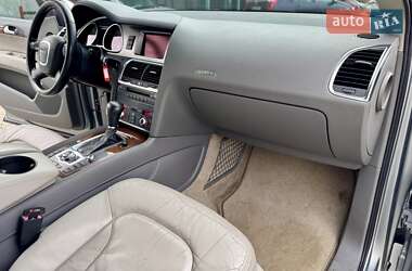 Внедорожник / Кроссовер Audi Q7 2006 в 