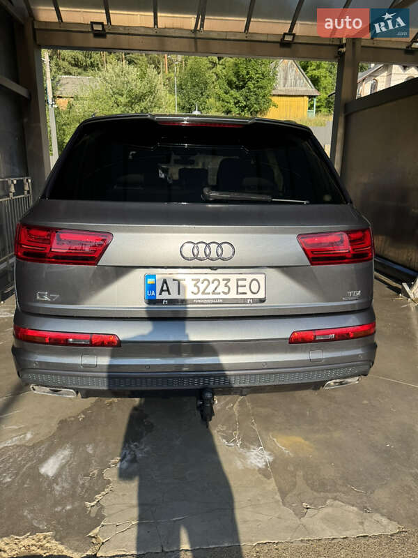 Позашляховик / Кросовер Audi Q7 2017 в Яремчі