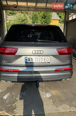 Позашляховик / Кросовер Audi Q7 2017 в 