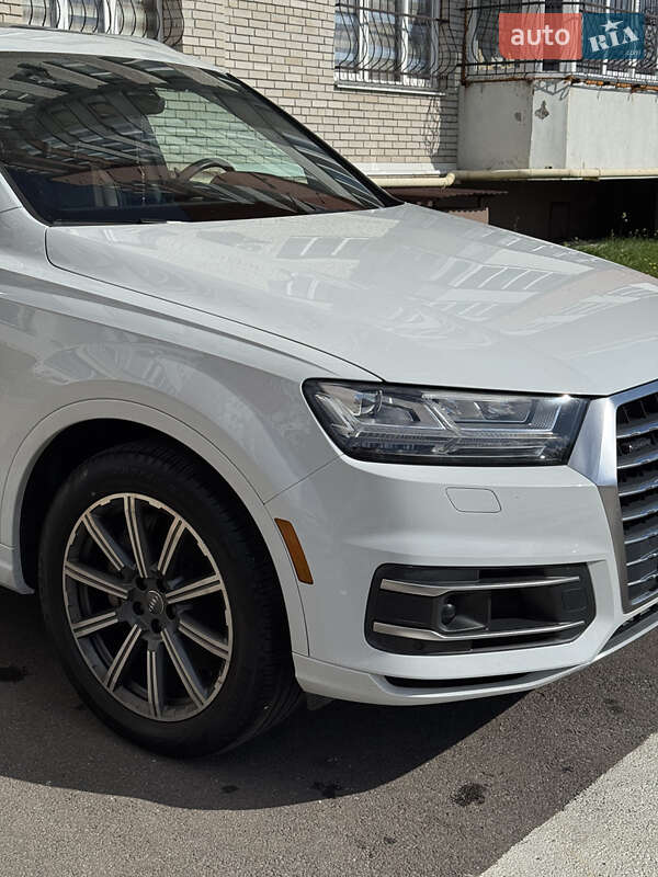 Позашляховик / Кросовер Audi Q7 2017 в Тернополі