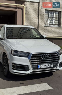 Позашляховик / Кросовер Audi Q7 2017 в 