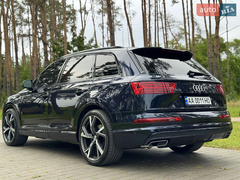 Позашляховик / Кросовер Audi Q7 2017 в Житомирі