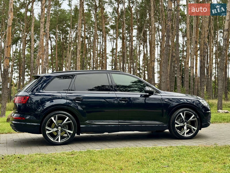 Позашляховик / Кросовер Audi Q7 2017 в Житомирі