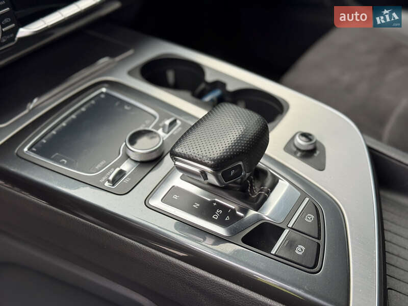Позашляховик / Кросовер Audi Q7 2017 в Житомирі