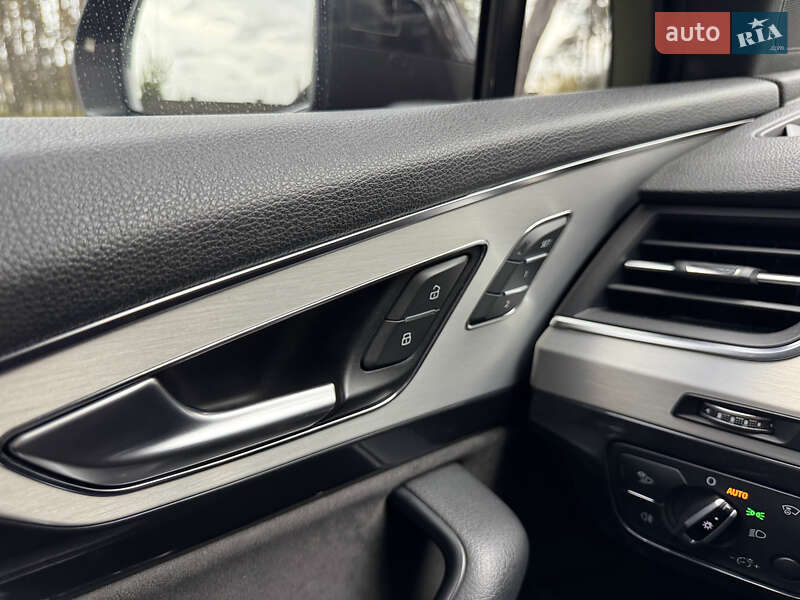 Позашляховик / Кросовер Audi Q7 2017 в Житомирі
