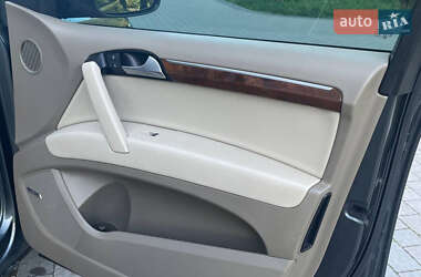 Внедорожник / Кроссовер Audi Q7 2013 в 