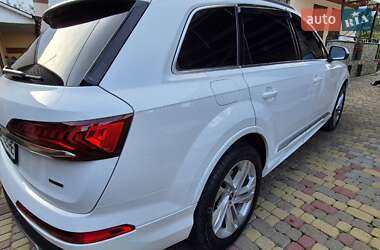 Внедорожник / Кроссовер Audi Q7 2020 в 