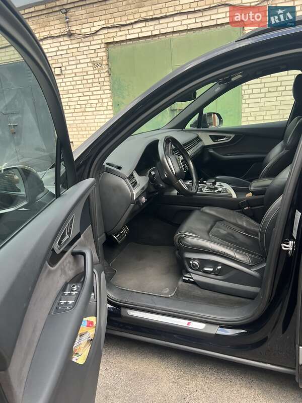 Внедорожник / Кроссовер Audi Q7 2015 в Виннице