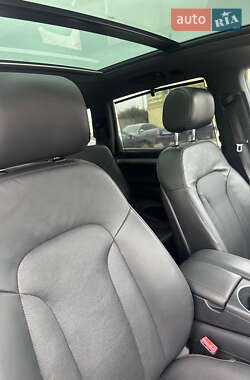 Позашляховик / Кросовер Audi Q7 2012 в 