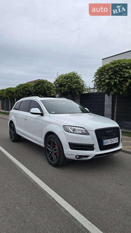 Внедорожник / Кроссовер Audi Q7 2013 в Киеве