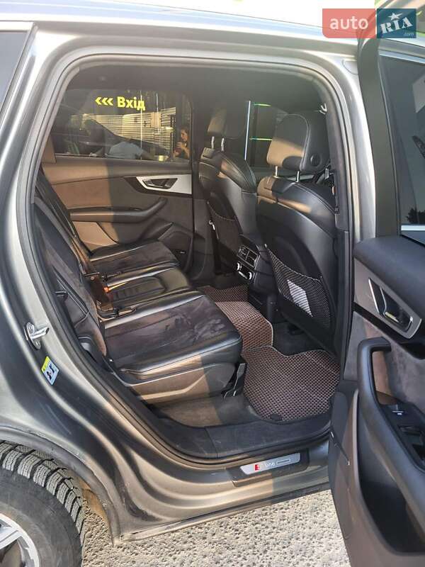 Позашляховик / Кросовер Audi Q7 2015 в Тернополі