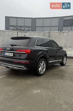 Внедорожник / Кроссовер Audi Q7 2019 в 