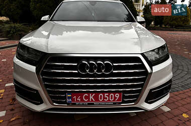 Позашляховик / Кросовер Audi Q7 2017 в 
