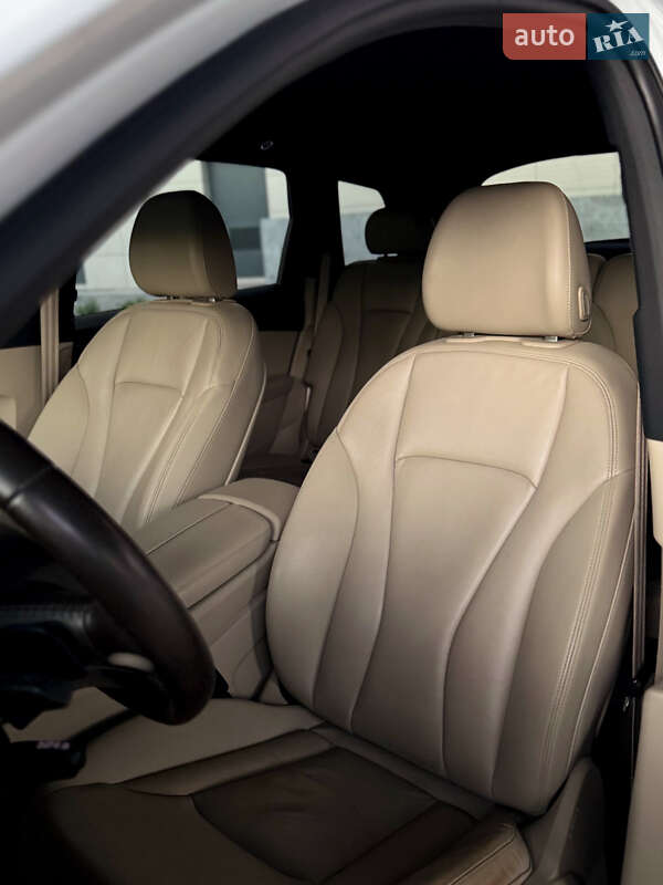 Позашляховик / Кросовер Audi Q7 2017 в Дніпрі