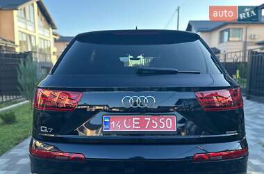 Позашляховик / Кросовер Audi Q7 2017 в 