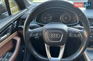 Позашляховик / Кросовер Audi Q7 2017 в 